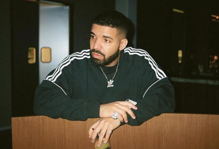 Drake wydał 400 000 $ na … case do iPhone’a!