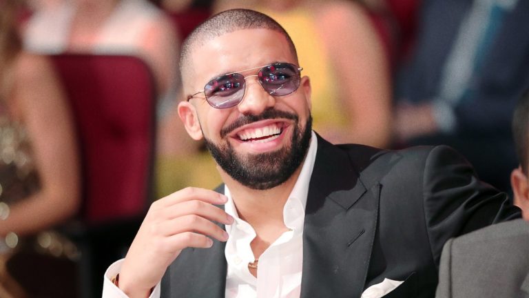 Toronto Raptors podarowało Drake’owi kurtkę zdobioną diamentami za 769 000 $